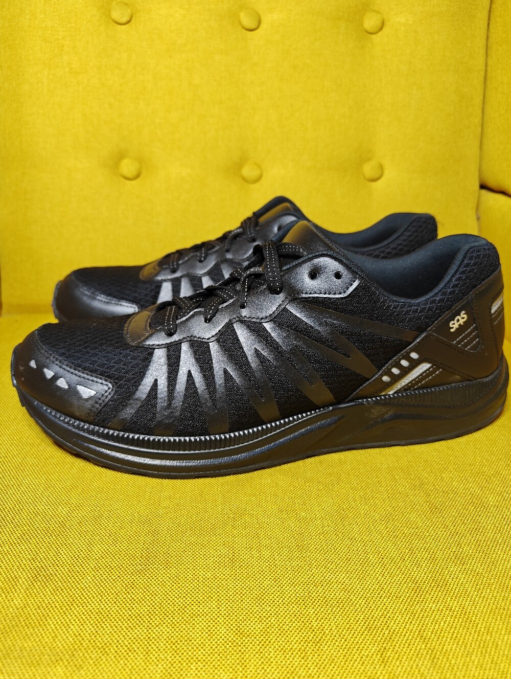 EUC SAS Mission One-M Lace Up Vibram Black Comfy Mesh Sneaker Mens Shoe Size 12D
